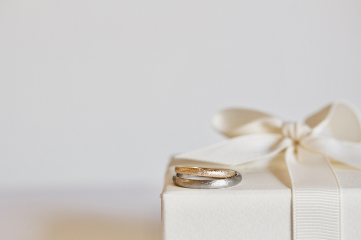 アンティークな結婚指輪,ローズカットダイヤの結婚指輪