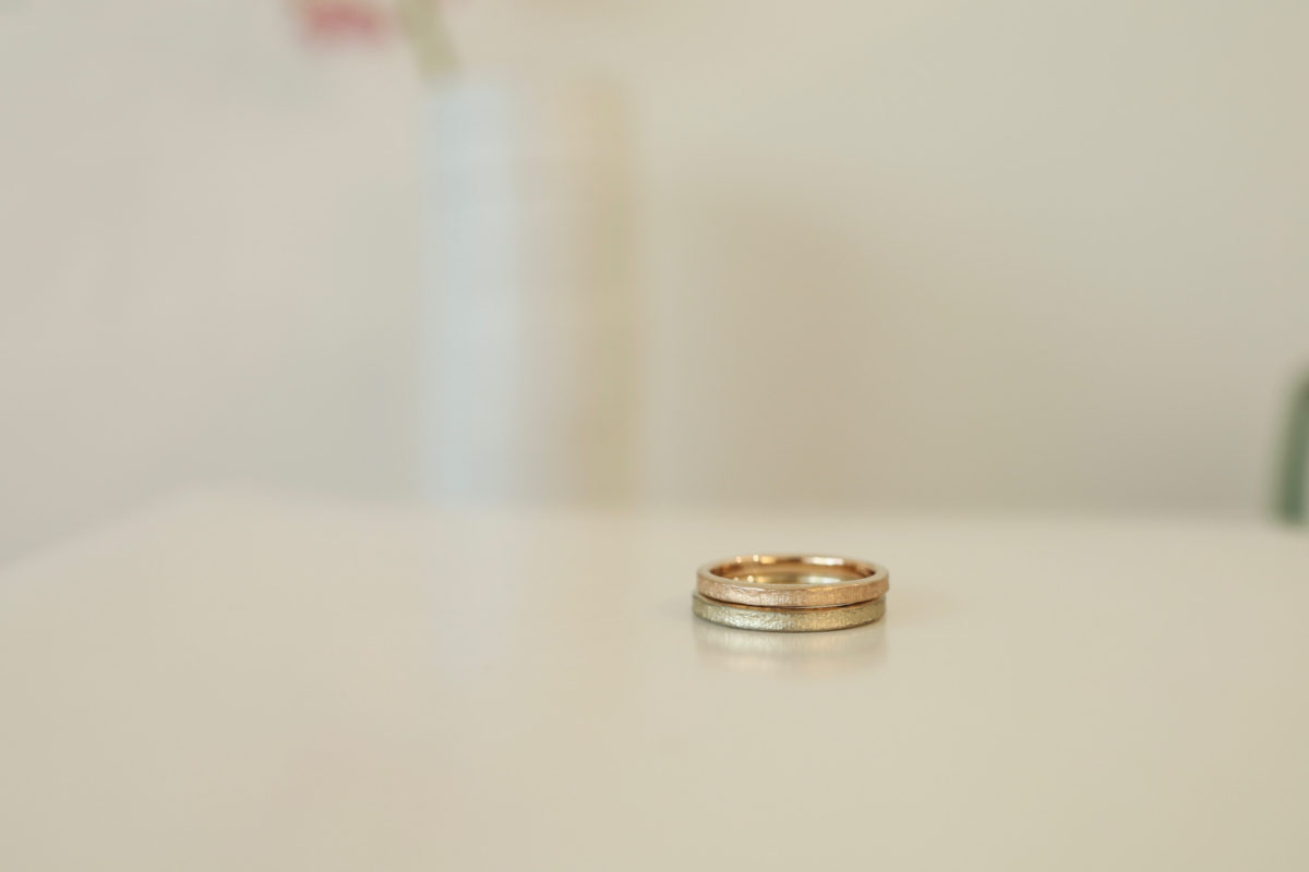 木をイメージした結婚指輪