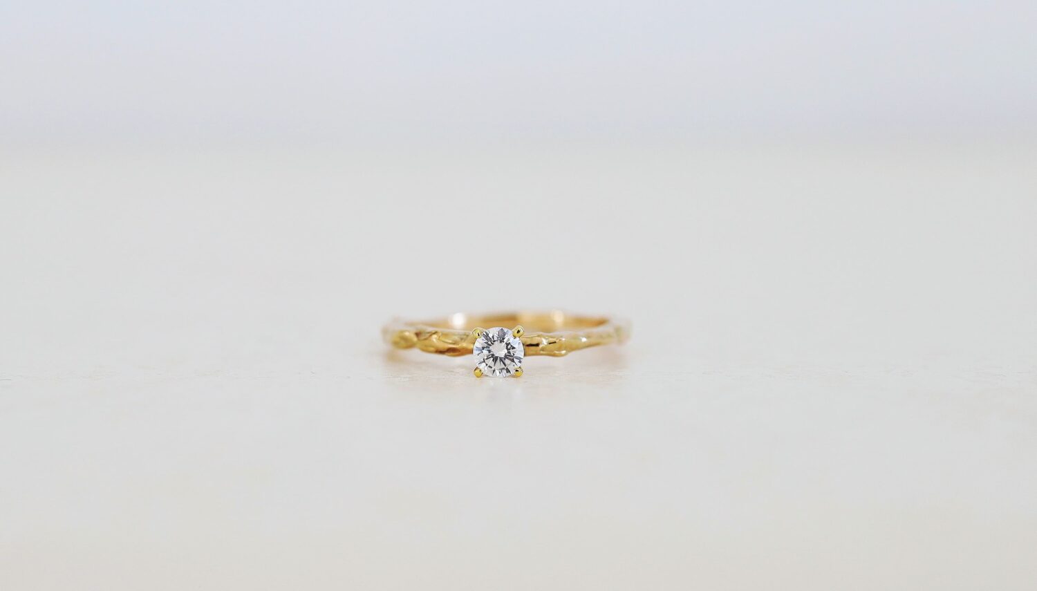 アトリエタマリ婚約指輪メルト　K18イエローゴールド　個性的なエンゲージリング