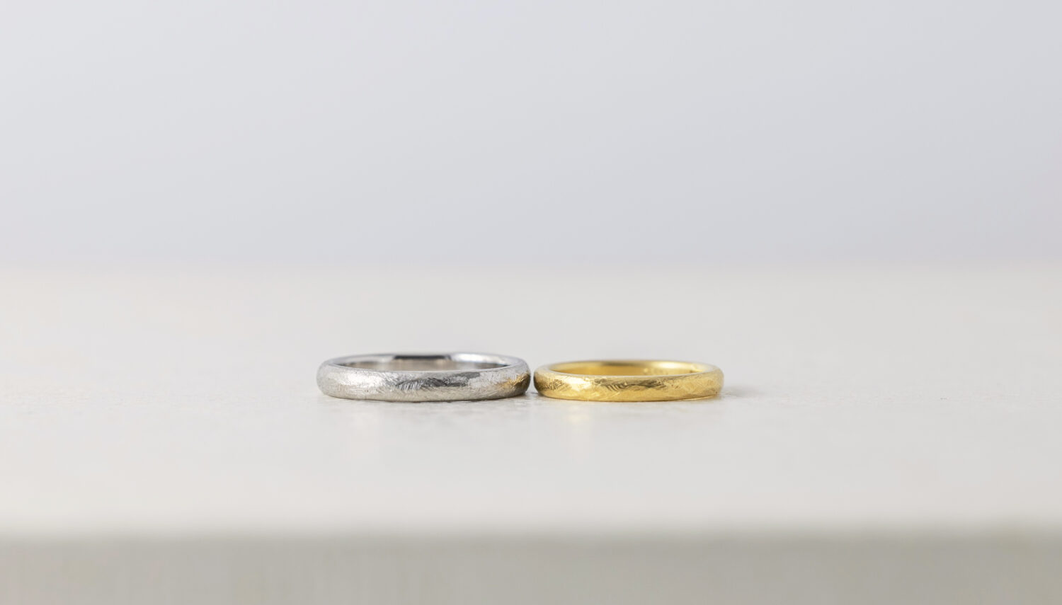 アトリエタマリの結婚指輪デザイン「アンティーク」プラチナとK18イエローゴールド