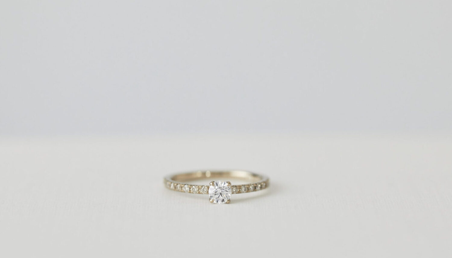 アトリエタマリの婚約指輪デザインeternity + solitaire（エタニティ＋ソリテール）