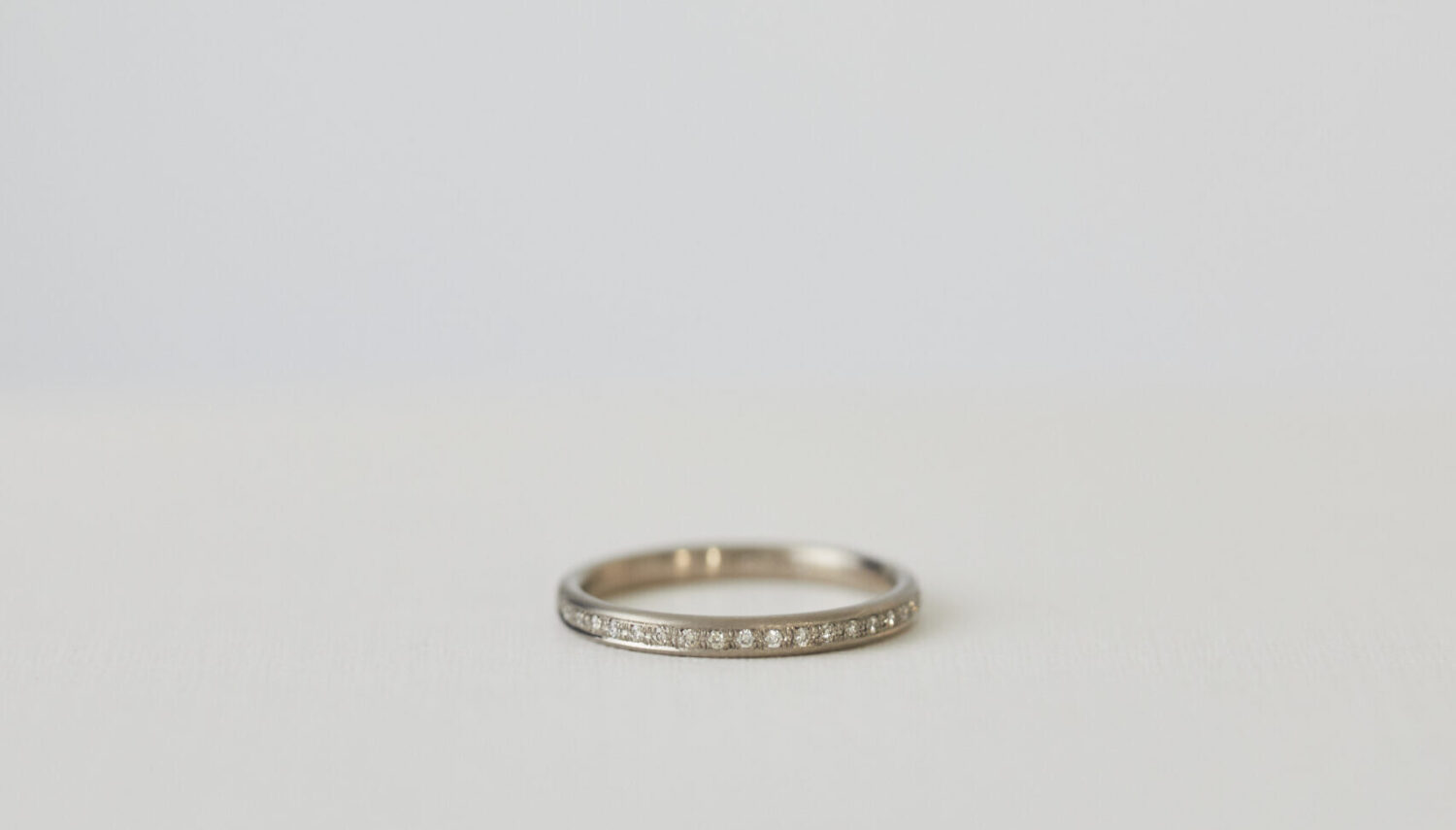 アトリエタマリの婚約指輪デザインround eternity（ラウンド・エタニティ）