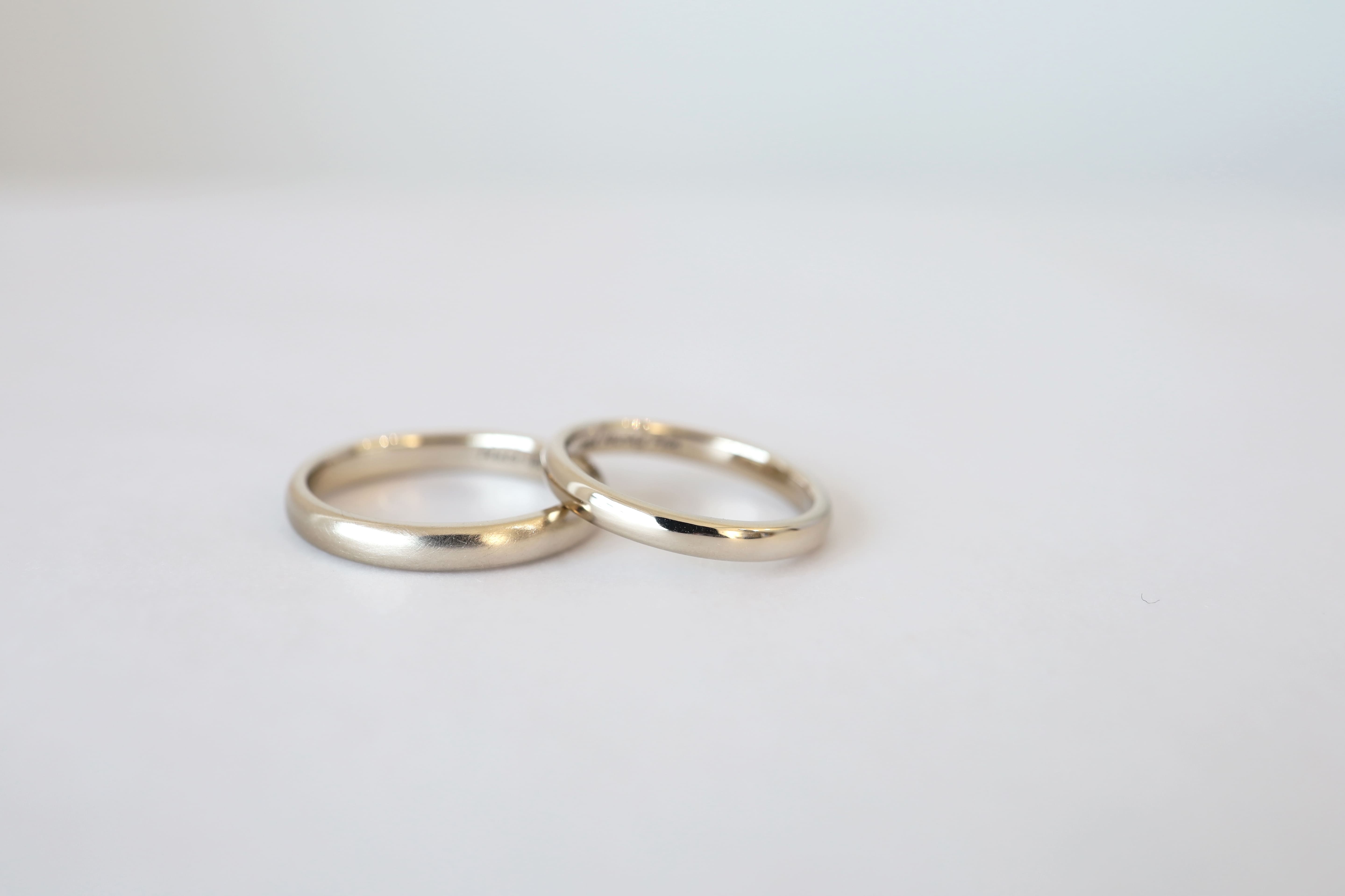アトリエタマリのマリッジリング（結婚指輪）シンプルな甲丸リング　K18シャンパンゴールド　ややマットな質感のブラシ仕上げ