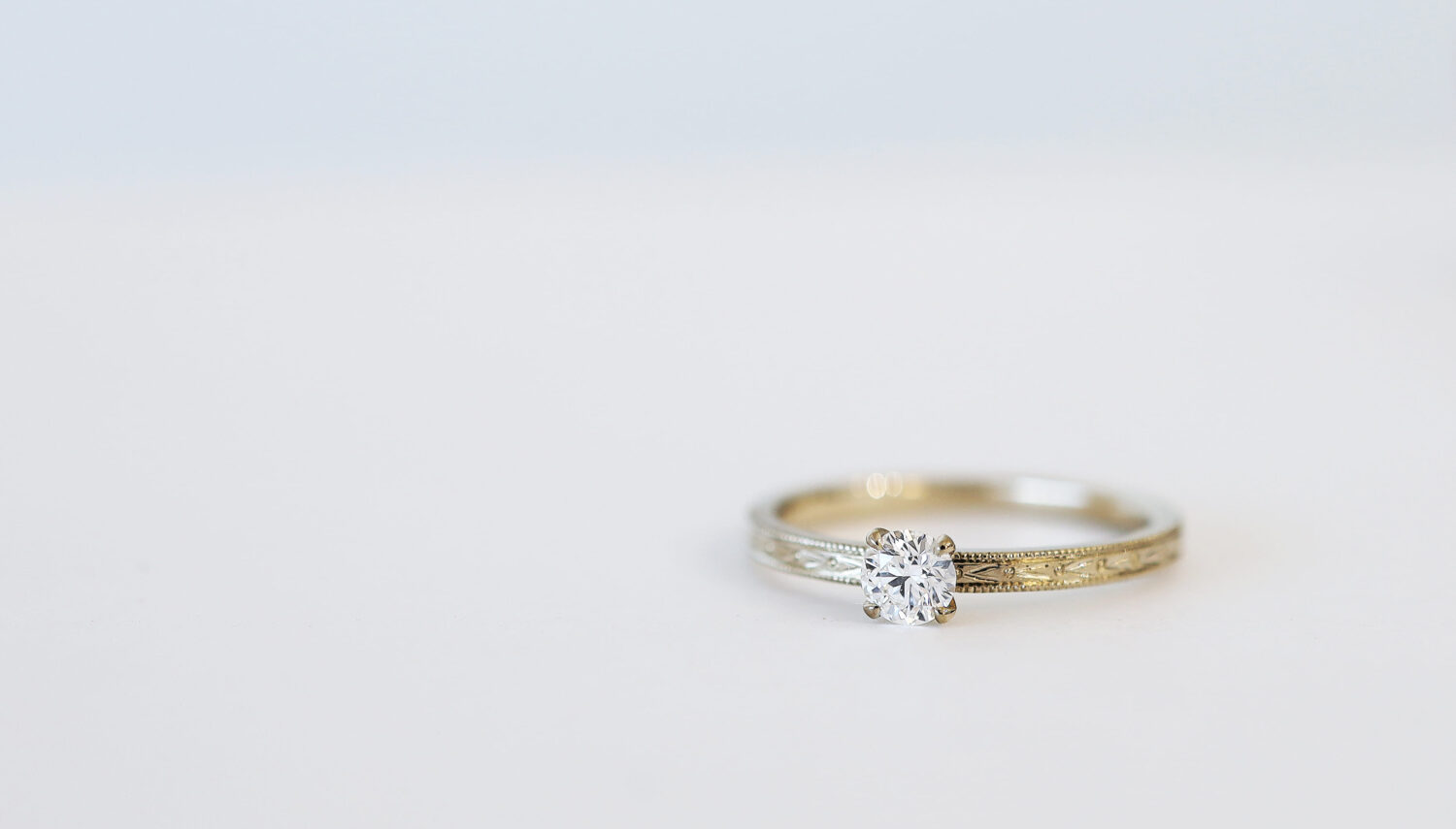 エンゲージリング「オリーブ」手作りらしい温かみある婚約指輪　オーダーメイド制作　0.2ct シャンパンゴールド