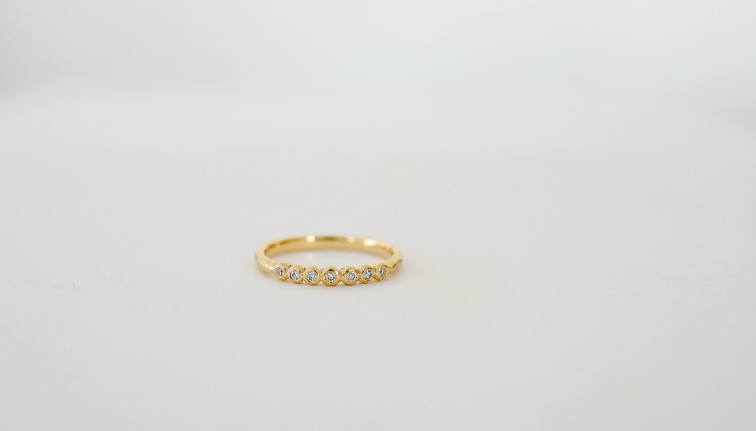 アトリエタマリの婚約指輪デザインdotring（ドットリング）