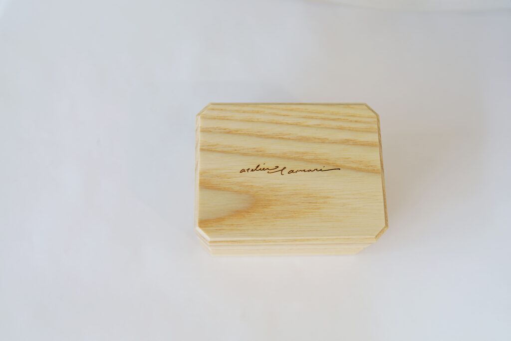 大阪心斎橋・京都にあるブライダルリングアトリエ　タマリ　リングケース　木のケース