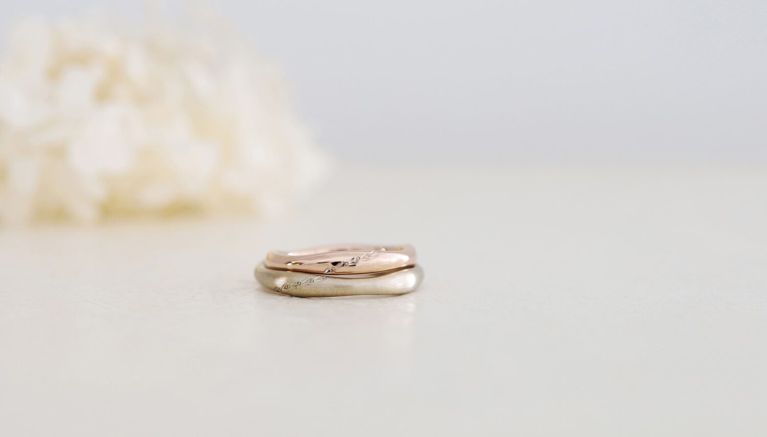 atelier tamari オーダーメイド結婚指輪 リズム　重なる絵柄　オリーブ手彫り模様　K18ピンクゴールド　シャンパンゴールド　マリッジリング