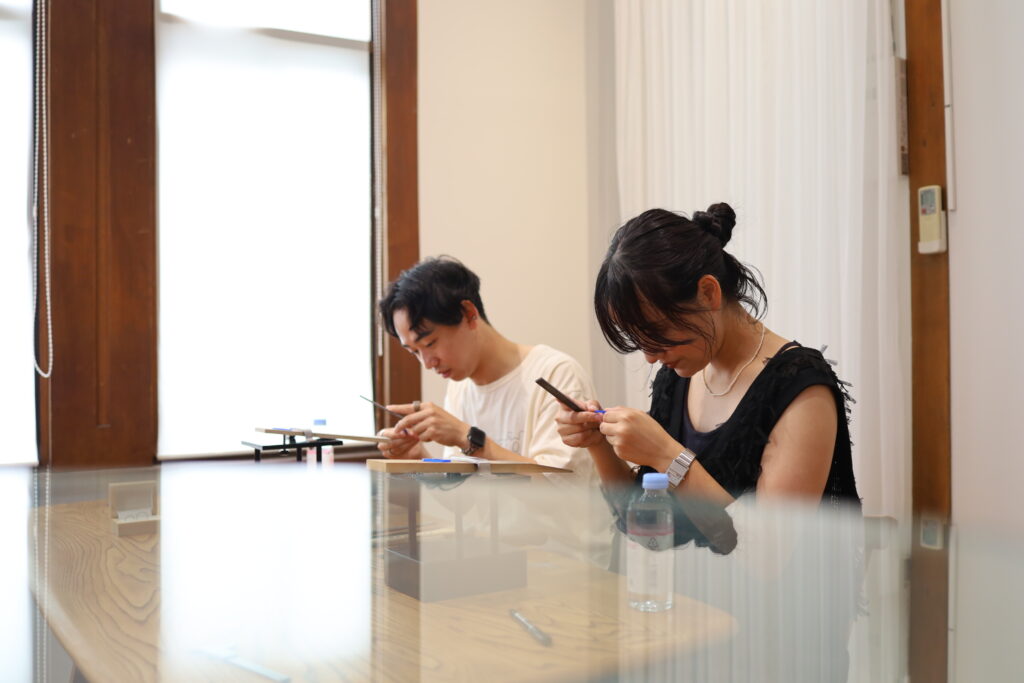結婚指輪を手作りするアトリエ「アトリエタマリ」ワークショップの様子