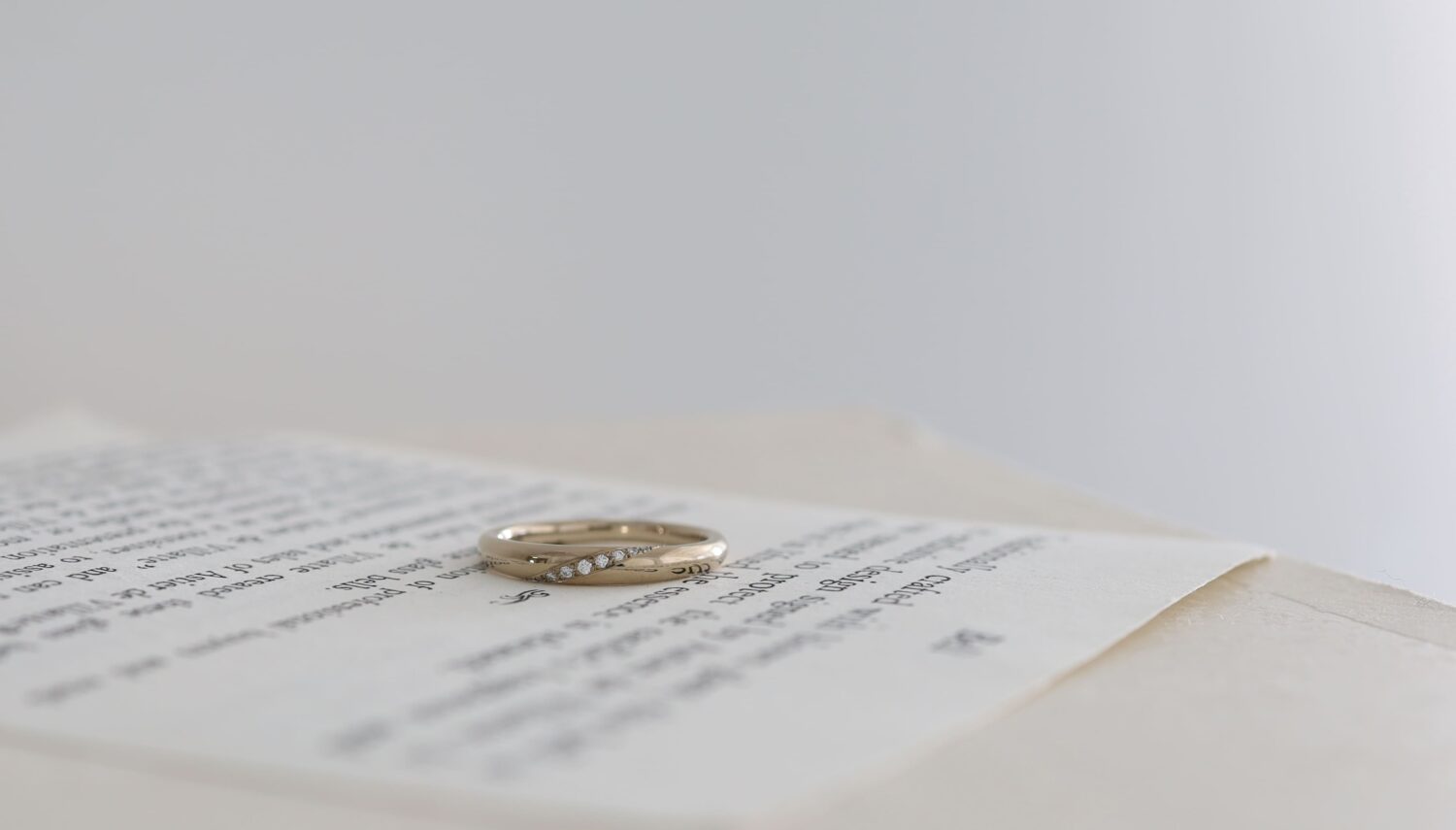 大阪心斎橋・京都オーダーメイドリング アトリエタマリ 結婚指輪 スウェル 鏡面仕上げ 手作り ひねり留めダイヤモンド