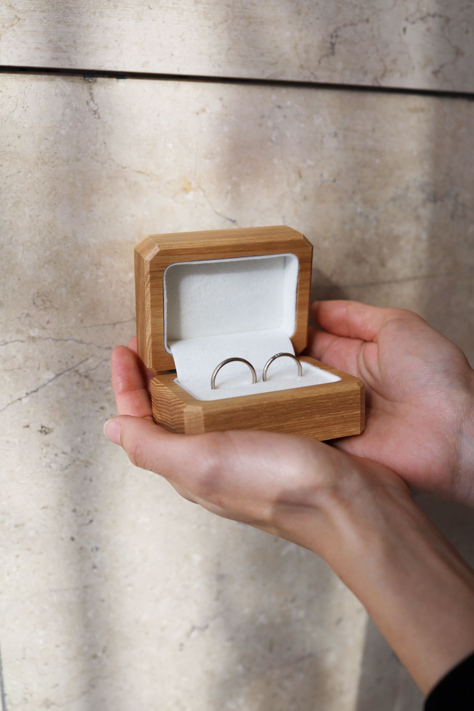 京都・大阪心斎橋　オーダーメイド結婚指輪のアトリエタマリ　こだわりの木のリングケース　タモ