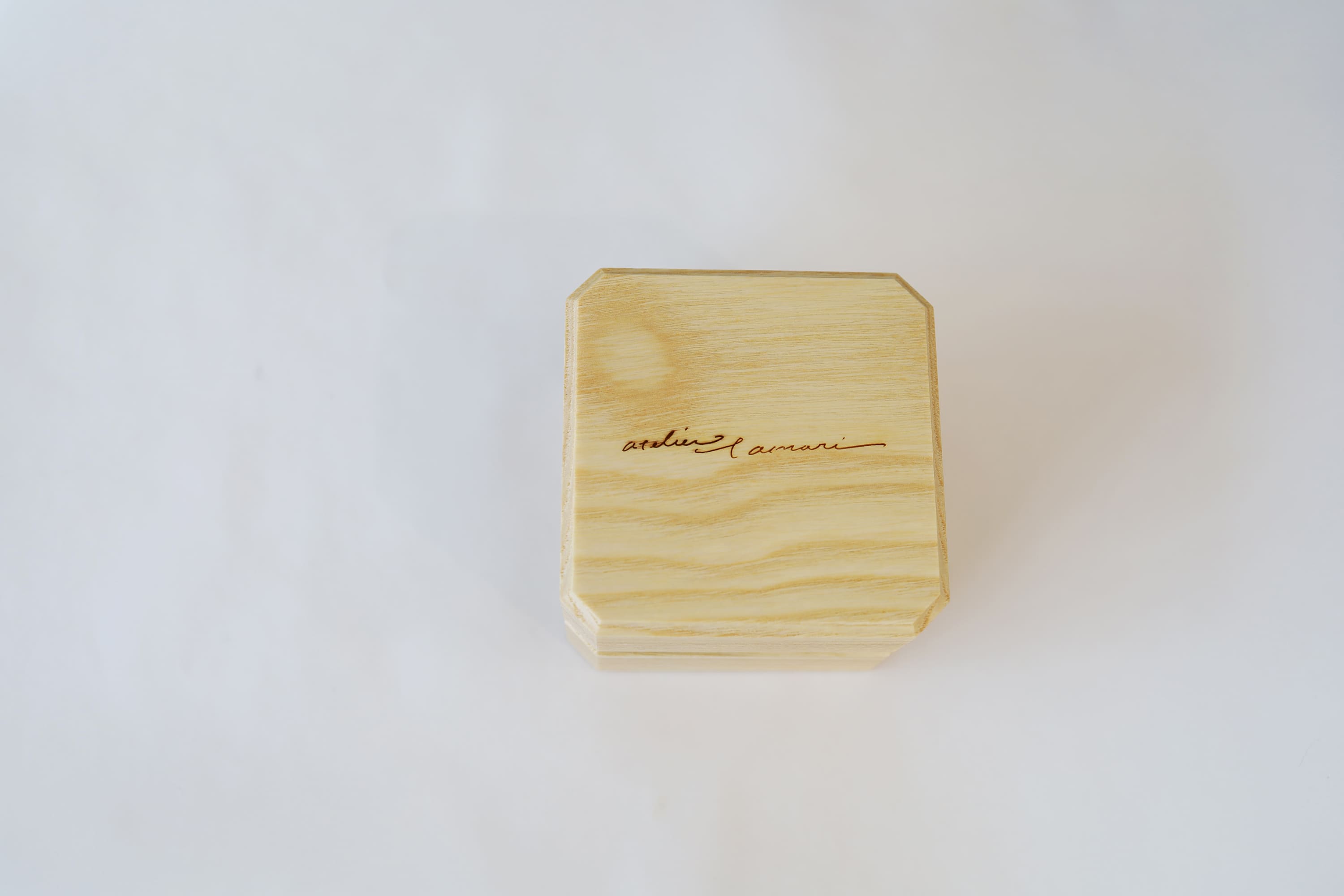 アトリエタマリのリングケース　　木のエンゲージリングケース